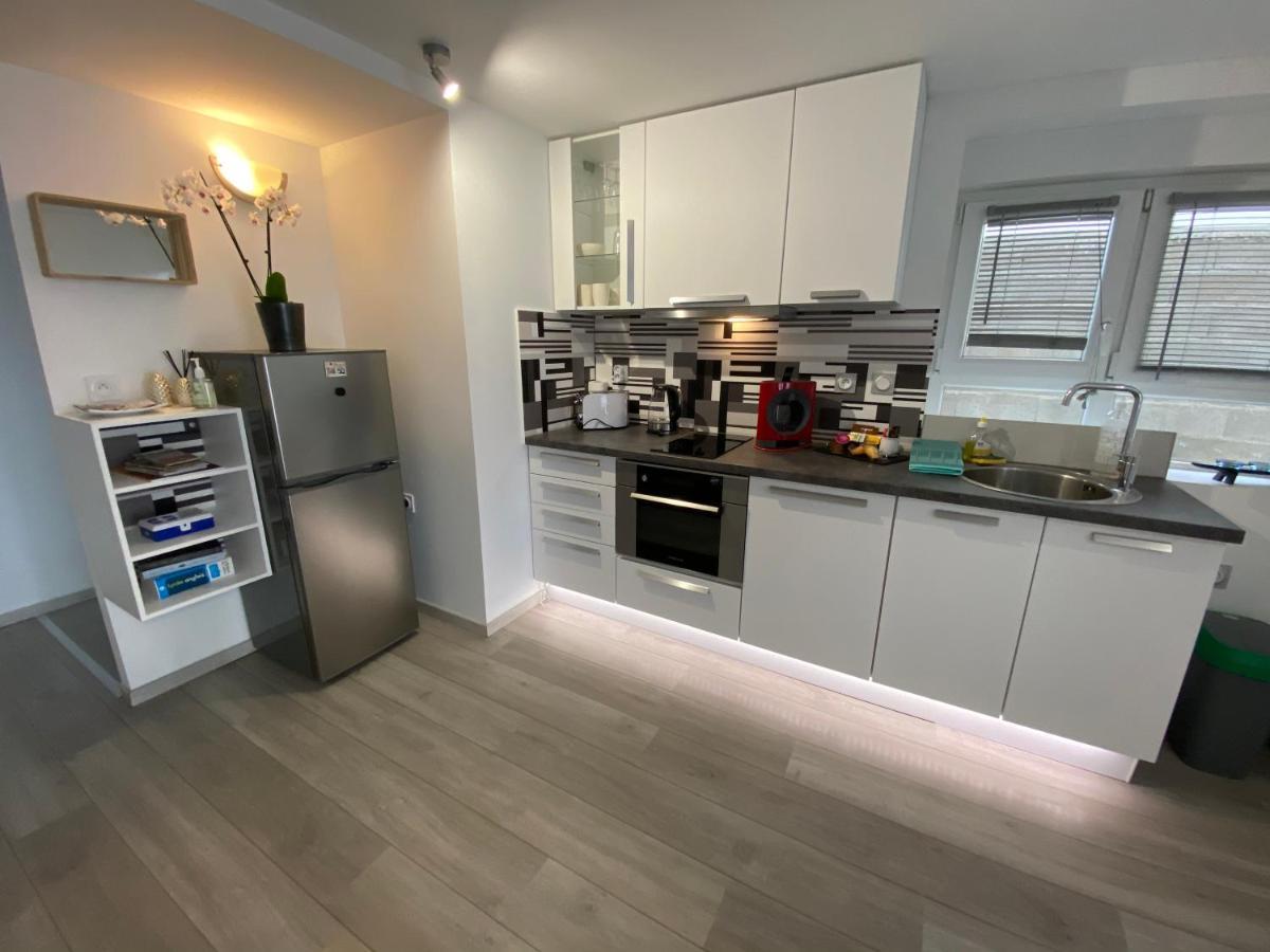 Appartement Moderne et Parking Privé Toul Extérieur photo