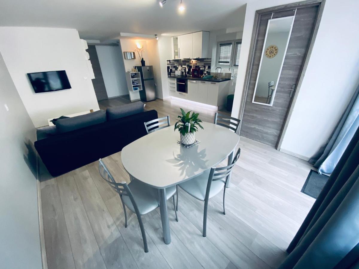 Appartement Moderne et Parking Privé Toul Extérieur photo