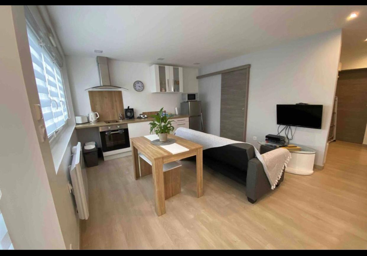 Appartement Moderne et Parking Privé Toul Extérieur photo