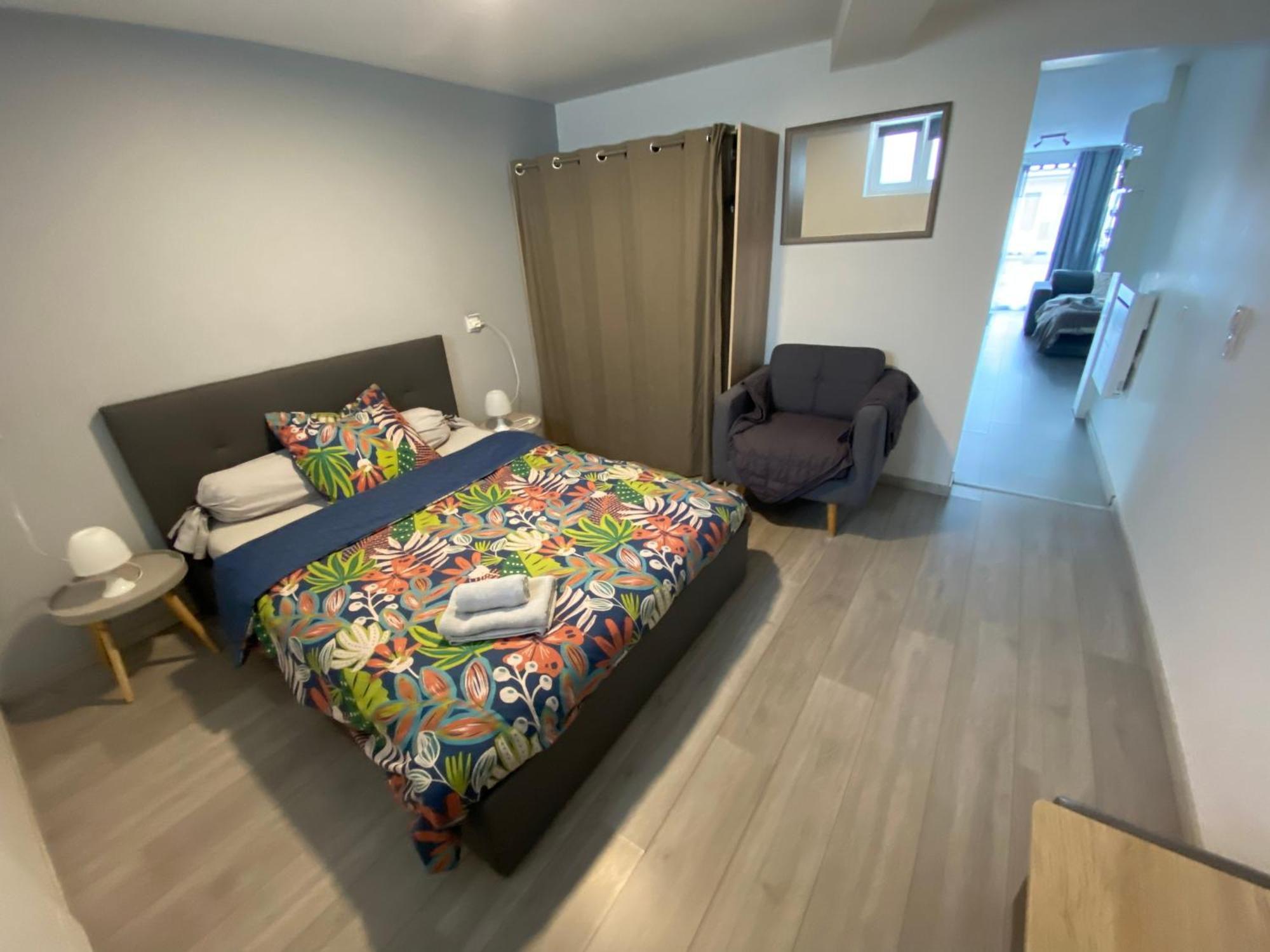 Appartement Moderne et Parking Privé Toul Extérieur photo