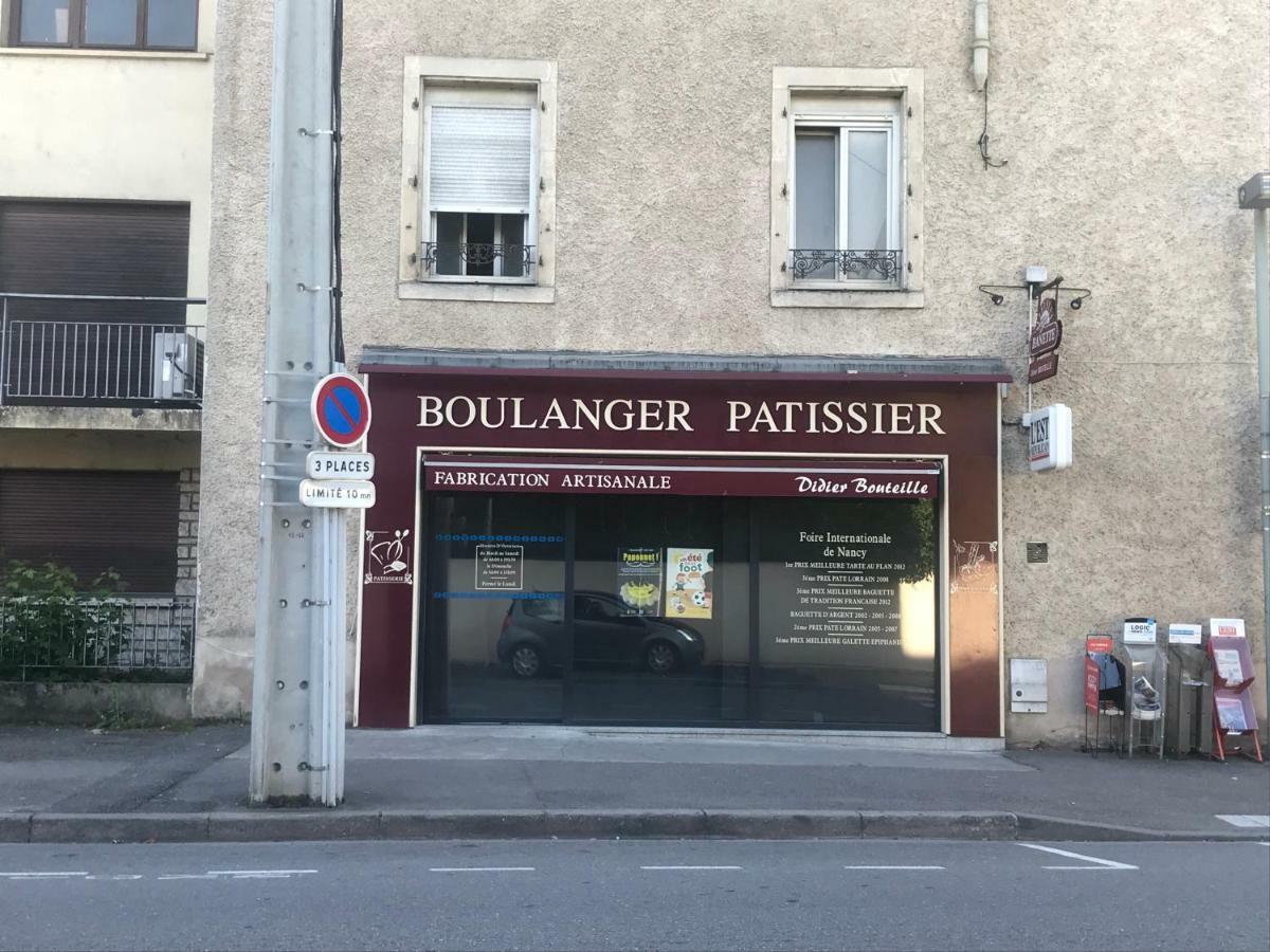 Appartement Moderne et Parking Privé Toul Extérieur photo